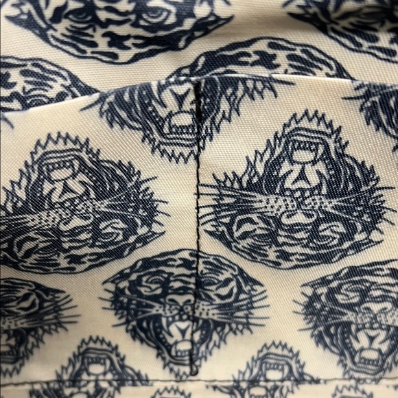 Ed Hardy | Iconic Tiger Rose Shoulder Bag w/ Crossbody Strap - Picture 13 of 16